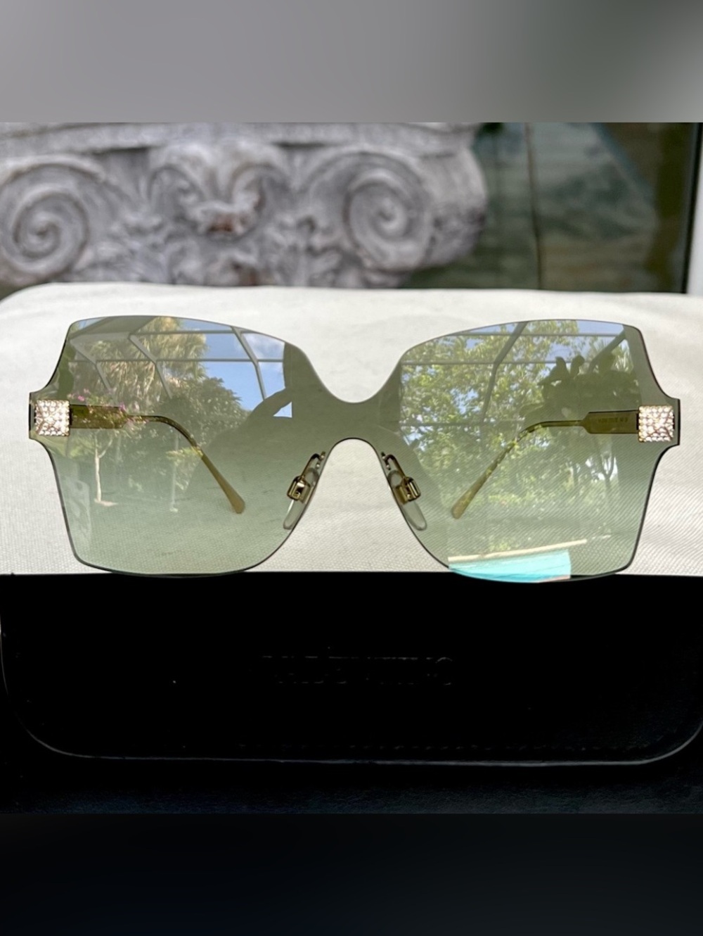 VALENTINO ( Garavani) CRYSTAL ROCKSTUD Butterfly Shield sunglasses